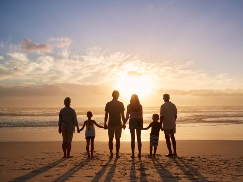 Familie_ondergaande-zon.jpg